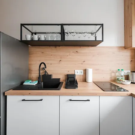 Elblaska Modern By Bookinghost * Warschau