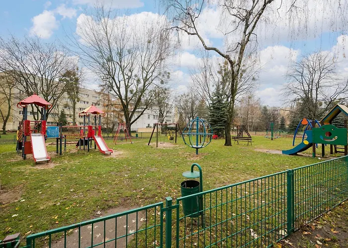 Elblaska Modern By Bookinghost *